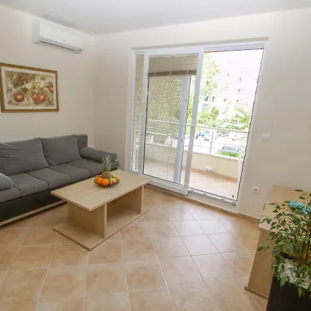 Bondi Apartment *